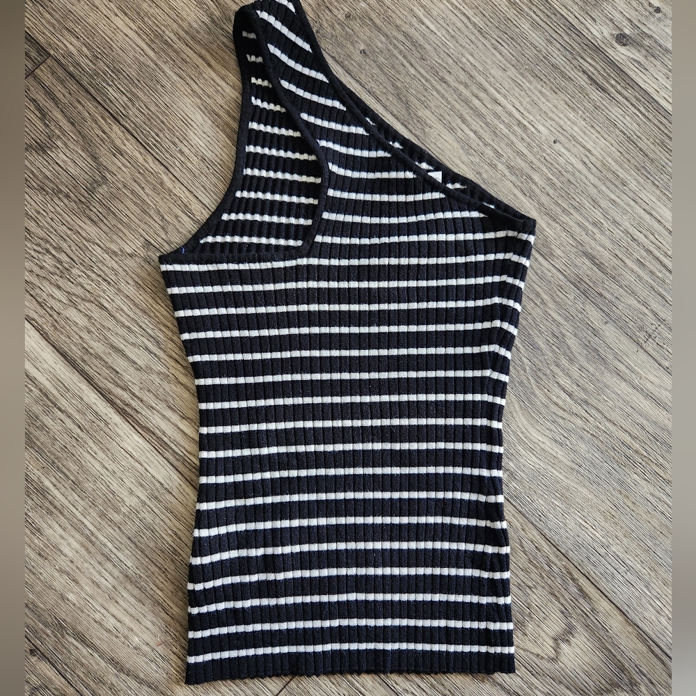 Timing Black and White Striped One Shoulder Asymmetrical Tank Top Size Large